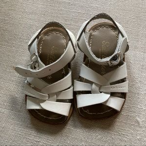 Hoy White Saltwater Sandals Size 4